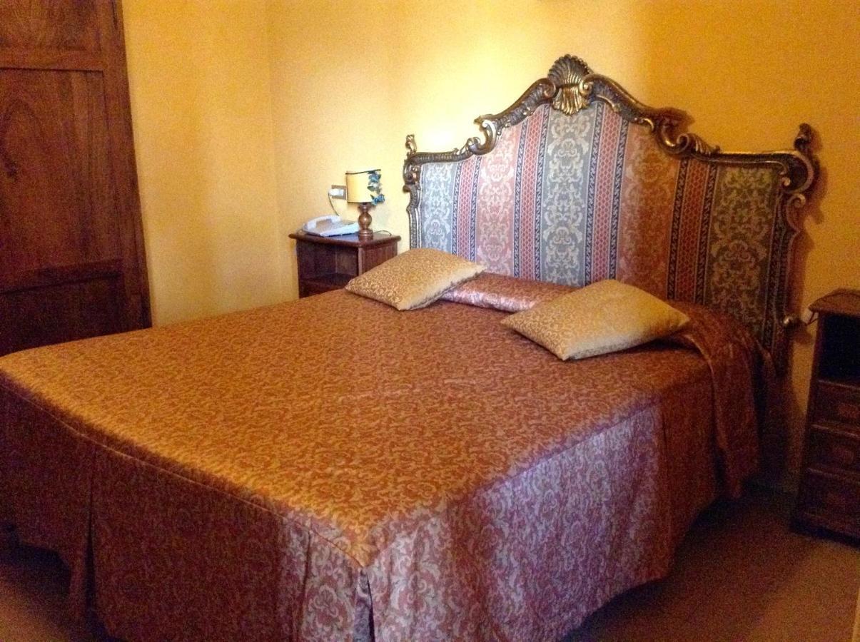 Albergo Ristorante Da Carlino Castelnuovo di Garfagnana Pokoj fotografie