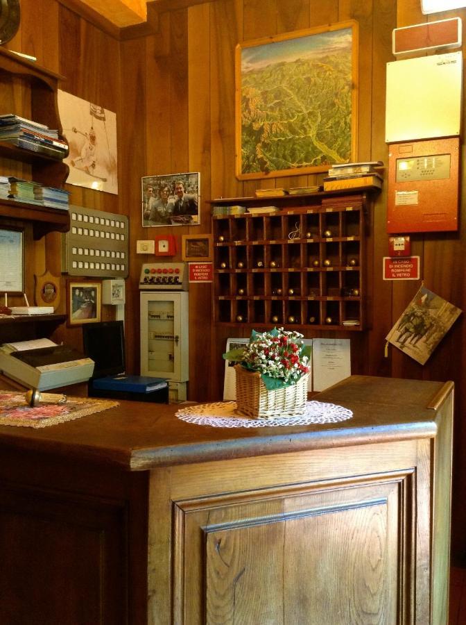 Albergo Ristorante Da Carlino Castelnuovo di Garfagnana Exteriér fotografie