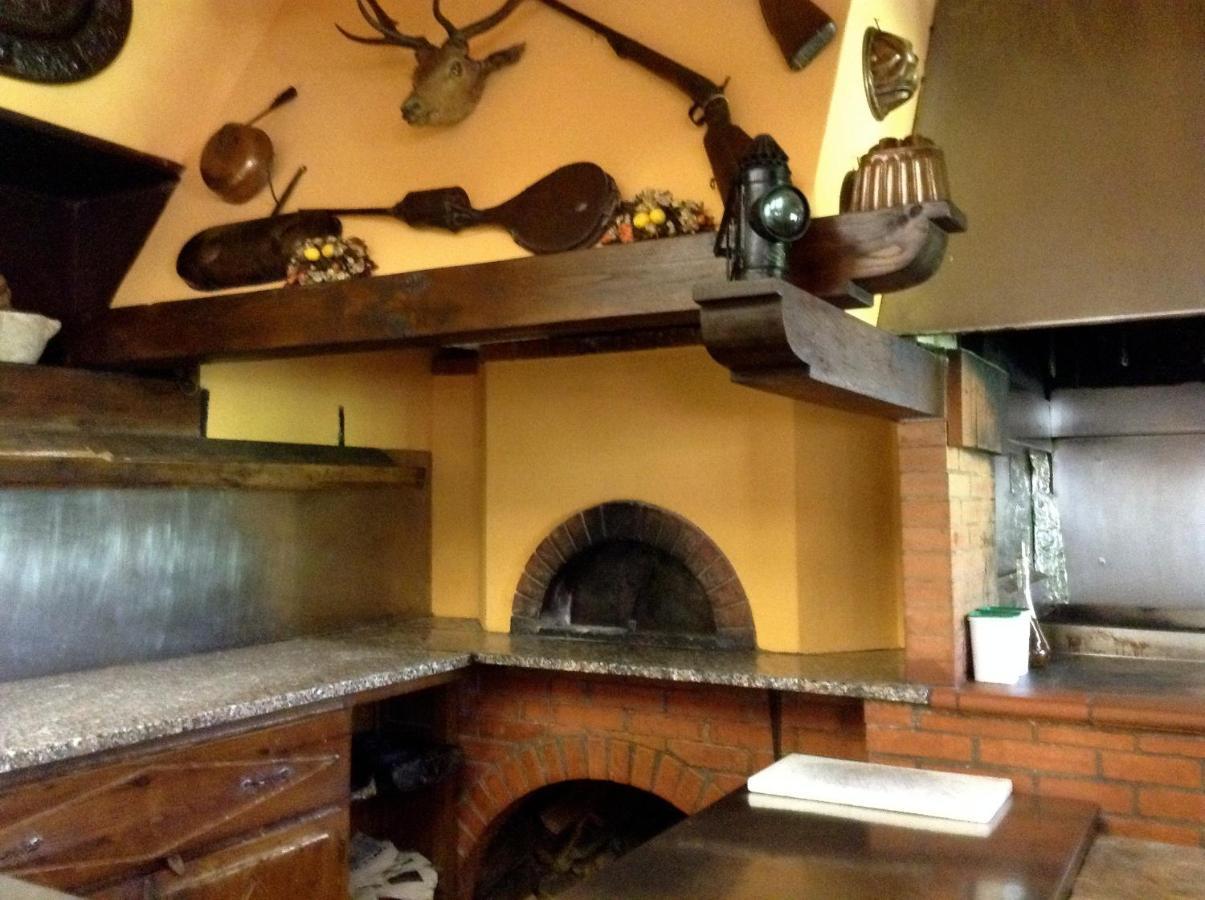 Albergo Ristorante Da Carlino Castelnuovo di Garfagnana Exteriér fotografie